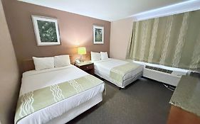 Bison Inn & Suites On University